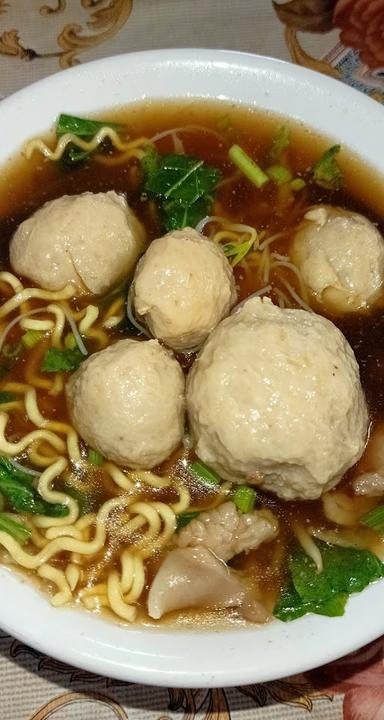 https://horego-prod-outlets-photos.s3.ap-southeast-3.amazonaws.com/horego.com/ilir-timur-ii/restaurant/bakso-l-m/review/thumbnail/af1qipmwcvqivaqapl9uxxpz5avfck2riof2puifz8o.jpg