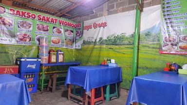 https://horego-prod-outlets-photos.s3.ap-southeast-3.amazonaws.com/horego.com/jatiasih/restaurant/bakso-sakat-pondok-benda/review/thumbnail/af1qippq0p6icipvdoik6emzjxyo0ojev0nrmdbkdmi3.jpg