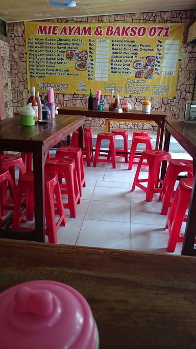 https://horego-prod-outlets-photos.s3.ap-southeast-3.amazonaws.com/horego.com/jatiasih/restaurant/mie-ayam-bangka-bakso-071/review/thumbnail/af1qipn-0odcsdsjb8_c4_xngysg9a9nrvxtq9iqa5kn.jpg