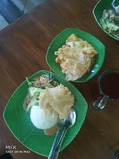 https://horego-prod-outlets-photos.s3.ap-southeast-3.amazonaws.com/horego.com/jatiasih/restaurant/pecel-kembang-turi-jati-asih/review/thumbnail/af1qippsa00uqqpwqzoxgyyphi02cryelxoe85comyyb.jpg