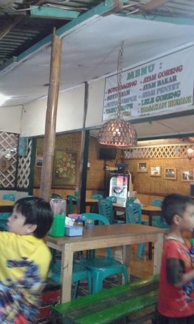 https://horego-prod-outlets-photos.s3.ap-southeast-3.amazonaws.com/horego.com/jatiasih/restaurant/soto-betmen-soto-betawi-/review/thumbnail/af1qipmoiwyz5arfighufvzmlkiusof7g_fsbezyf5je.jpg