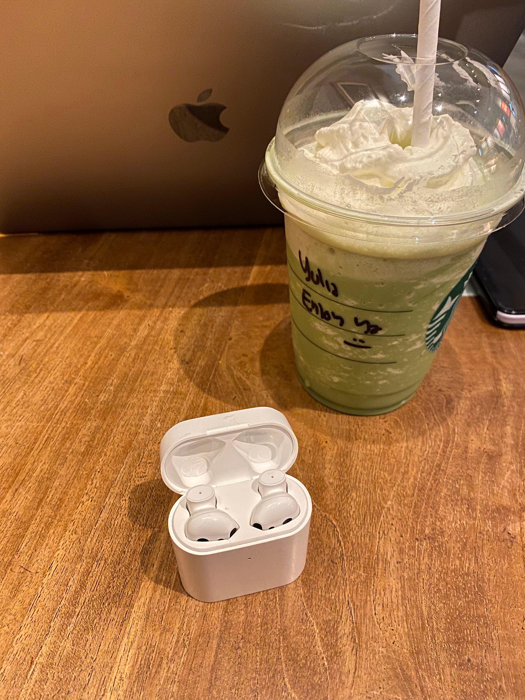 Starbucks - Mall Bassura review