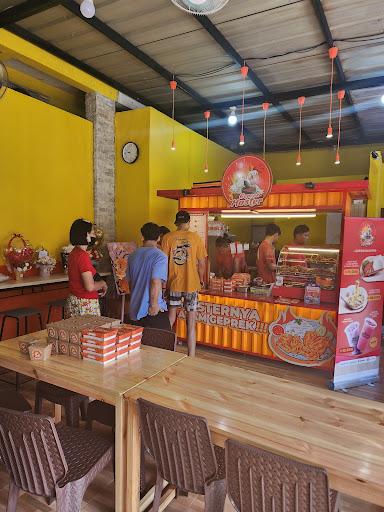 https://horego-prod-outlets-photos.s3.ap-southeast-3.amazonaws.com/horego.com/jatinegara/restaurant/ayam-geprek-master-cawang/review/thumbnail/af1qipmof_4meg95n2rkusxjh4x-ey0v_jo-xk9zgmvz.jpg