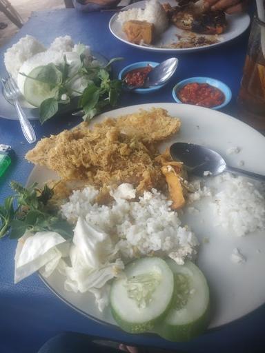 https://horego-prod-outlets-photos.s3.ap-southeast-3.amazonaws.com/horego.com/jatinegara/restaurant/ayam-kremes-bakar-mba-sri/review/thumbnail/af1qipnl-6_im9febddlrrr8obn69htmynon5gh11duu.jpg