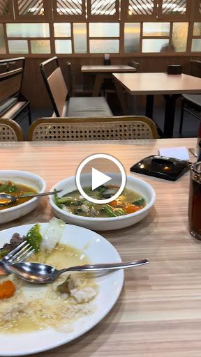 https://horego-prod-outlets-photos.s3.ap-southeast-3.amazonaws.com/horego.com/jatinegara/restaurant/cabe-merah-mall-bassura/review/thumbnail/af1qipm4zllp_rjovjljddeywqf_l-qatmiirye8nnsj.jpg