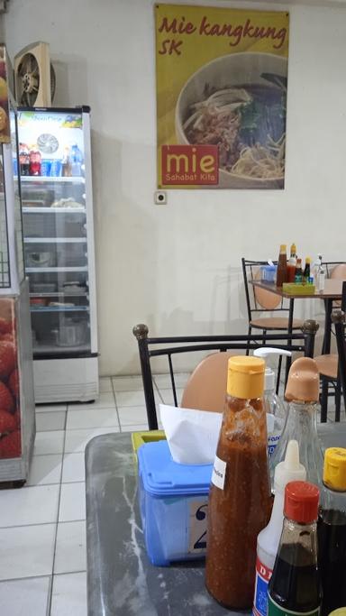 https://horego-prod-outlets-photos.s3.ap-southeast-3.amazonaws.com/horego.com/jatinegara/restaurant/mie-sahabat-kita/review/thumbnail/af1qipoe7atnabe0dq5mxmavwbgaezxzmmp1kbtbopt1.jpg