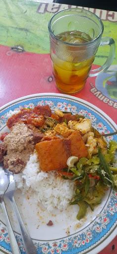 https://horego-prod-outlets-photos.s3.ap-southeast-3.amazonaws.com/horego.com/jatinegara/restaurant/rm-gudeg-asli-yogya-bu-darmo-bu-yati/review/thumbnail/af1qipm8aqcmc68bgxwly1rgyqshaih0mgvtceemu_eg.jpg