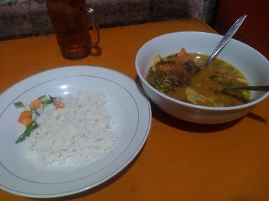 https://horego-prod-outlets-photos.s3.ap-southeast-3.amazonaws.com/horego.com/jatinegara/restaurant/sop-kambing-tiga-saudara-cipinang/food/thumbnail/AF1QipP8eAuGfPrFr8Pie7787Z6r03_kPQBRS5FDbxBp.jpg