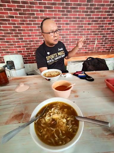 https://horego-prod-outlets-photos.s3.ap-southeast-3.amazonaws.com/horego.com/jatinegara/restaurant/soto-kudus-gudang-seng-plus/review/thumbnail/af1qipohfabolag5ull7dybvtxhg0ojvow8smeaor6or.jpg