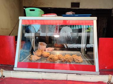 https://horego-prod-outlets-photos.s3.ap-southeast-3.amazonaws.com/horego.com/jatinegara/restaurant/tfc-traditional-fried-chicken-/review/thumbnail/af1qipovagzufxx6crc_1un0pmomj9mxxte7vsm85jha.jpg