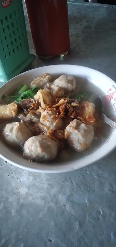 https://horego-prod-outlets-photos.s3.ap-southeast-3.amazonaws.com/horego.com/jebres/restaurant/bakso-lumayan-pak-topi/review/thumbnail/af1qipozg-76hdqibumegsc2o-svsyxqbnkekwxea9br.jpg