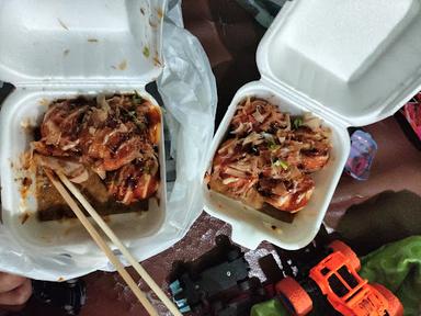 https://horego-prod-outlets-photos.s3.ap-southeast-3.amazonaws.com/horego.com/jebres/restaurant/takoyaki-dan-okonomiyaki-jebres/review/thumbnail/af1qipptpvhelus_3jn4y8gc1nvw1cgaej8kzk2yvvv_.jpg