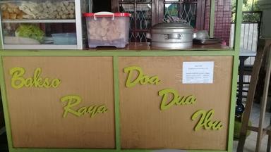 https://horego-prod-outlets-photos.s3.ap-southeast-3.amazonaws.com/horego.com/junrejo/restaurant/bakso-raya-doa-dua-ibu/review/thumbnail/af1qipnliyzw0xzjsficia-4o4z2x56k4tfb6c0dw0zj.jpg