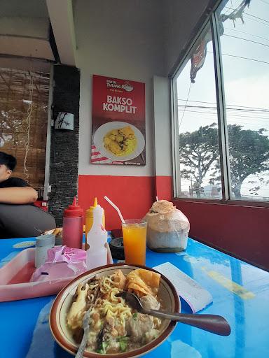 https://horego-prod-outlets-photos.s3.ap-southeast-3.amazonaws.com/horego.com/junrejo/restaurant/bakso-tulang-iga-pak-widodo-2/review/thumbnail/af1qipowc9xervn_av9yn-ebzjvo8vsyhzgtpa5ogp4d.jpg