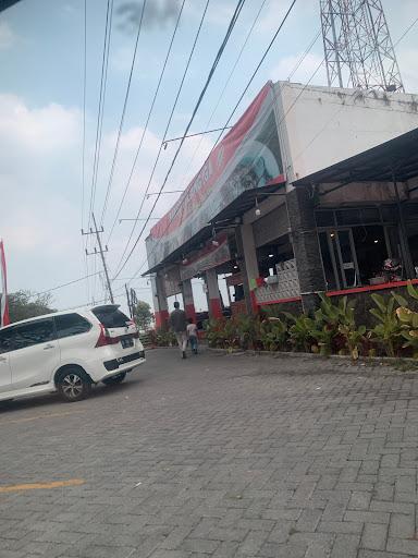 https://horego-prod-outlets-photos.s3.ap-southeast-3.amazonaws.com/horego.com/junrejo/restaurant/bakso-tulang-iga-pak-widodo-2/review/thumbnail/af1qippjafebcaaimgj0pbjy2l9vloztkplx5q-wisiz.jpg