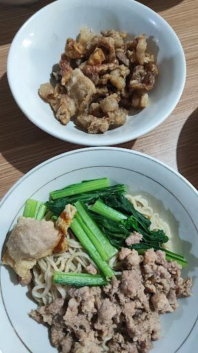 https://horego-prod-outlets-photos.s3.ap-southeast-3.amazonaws.com/horego.com/karawaci/chinese-restaurant/bakmie-tjeng-hok/review/thumbnail/af1qipnh9pemnpokf4_mymslzshmxisrjahltltsfa6v.jpg