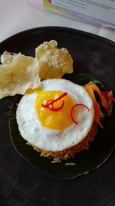 https://horego-prod-outlets-photos.s3.ap-southeast-3.amazonaws.com/horego.com/kebayoran-baru/restaurant/chandani-java-island-fine-food/review/thumbnail/af1qipp28j4u6v2dtjb05rfaax8zqaebs1qzjj5gzvpc.jpg