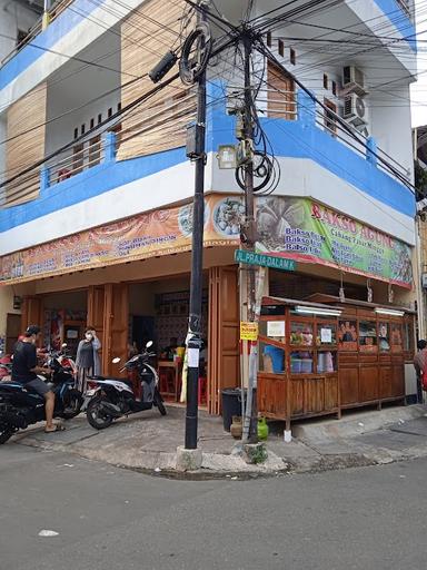 https://horego-prod-outlets-photos.s3.ap-southeast-3.amazonaws.com/horego.com/kebayoran-lama/restaurant/bakso-agung/review/thumbnail/af1qippi-hksrfurl69eurpocsoyfuqlp71gtgxqepb_.jpg