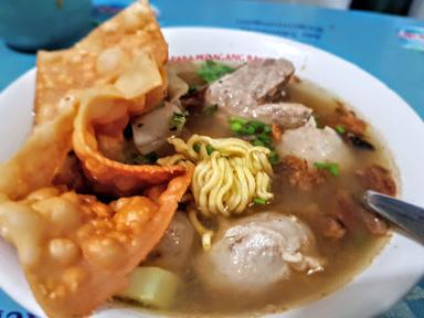 https://horego-prod-outlets-photos.s3.ap-southeast-3.amazonaws.com/horego.com/kebayoran-lama/restaurant/bakso-arema-malang-ranjau-teronjol/food/thumbnail/AF1QipMd4hoYSkuWww2galnzVUUGhRSZciY2aYekzcx-.jpg