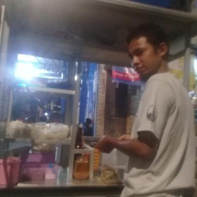 https://horego-prod-outlets-photos.s3.ap-southeast-3.amazonaws.com/horego.com/kebayoran-lama/restaurant/bakso-gepeng-uncu/review/thumbnail/AF1QipN1e3ReCcX8QEkmVffid8NYg4uraDAeLXeFhRAQ.jpg