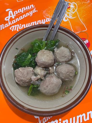 https://horego-prod-outlets-photos.s3.ap-southeast-3.amazonaws.com/horego.com/kebayoran-lama/restaurant/bakso-widuri-kemandoran/review/thumbnail/af1qipor0tcv589tm4h8cwnuzua0uncrdqbfi1zh_ocg.jpg