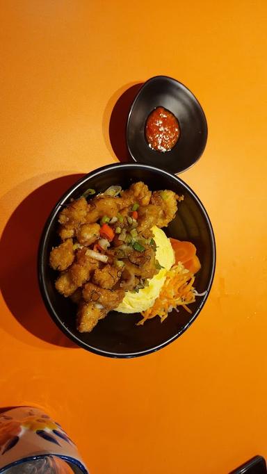 https://horego-prod-outlets-photos.s3.ap-southeast-3.amazonaws.com/horego.com/kebayoran-lama/restaurant/madame-don/food/thumbnail/AF1QipNB4E1PCBbLmVydLa7DvFbvmoKMCC_XYj0pELuT.jpg