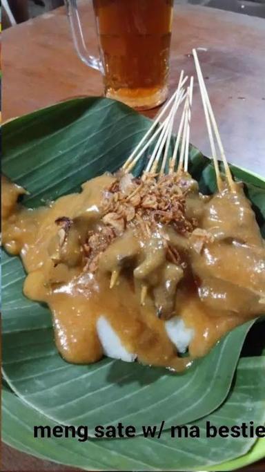 https://horego-prod-outlets-photos.s3.ap-southeast-3.amazonaws.com/horego.com/kebayoran-lama/restaurant/sate-padang-talago-biru/review/thumbnail/af1qipmlta7jdu4rpmob89gb8ragepj67hf9w_z8tftv.jpg