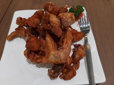 https://horego-prod-outlets-photos.s3.ap-southeast-3.amazonaws.com/horego.com/kebon-jeruk/chinese-restaurant/chuan-tin/review/thumbnail/af1qipmhvnlwk2lri7fan8m2800zuhvklwbdydxzctri.jpg