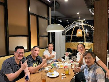 https://horego-prod-outlets-photos.s3.ap-southeast-3.amazonaws.com/horego.com/kebon-jeruk/chinese-restaurant/hay-thien/review/thumbnail/af1qipouwgtzpgikvdjzcsfr1i7m7h7rmw2rgjm9jn9y.jpg