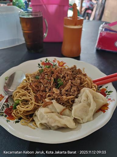 https://horego-prod-outlets-photos.s3.ap-southeast-3.amazonaws.com/horego.com/kebon-jeruk/restaurant/bakmi-bangka-hokim/review/thumbnail/af1qipmepfrl4pwke1o6xvd-aqfgdulg7nu5c0rulota.jpg