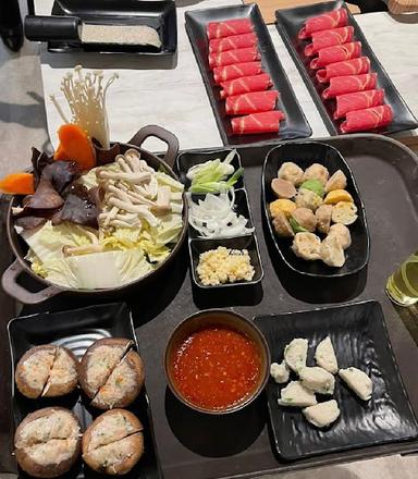 https://horego-prod-outlets-photos.s3.ap-southeast-3.amazonaws.com/horego.com/kebon-jeruk/restaurant/potluck-by-grandma-suki/review/thumbnail/af1qipnzm6o_l9a3yq2an_vccrno6abqrit8lvglodhi.jpg