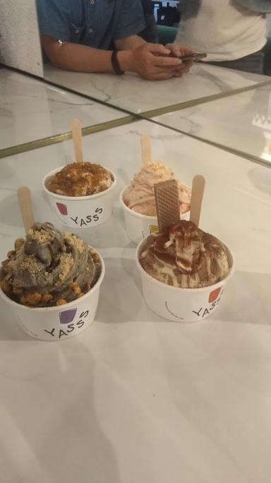 https://horego-prod-outlets-photos.s3.ap-southeast-3.amazonaws.com/horego.com/kebon-jeruk/restaurant/yasss-ice-cream-lab/review/thumbnail/af1qipmcf9qg4aewo4evpo6tybwy1ism1eomzgcoyli.jpg