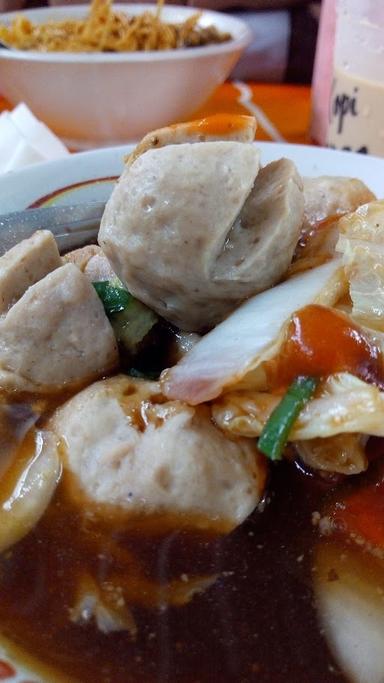 https://horego-prod-outlets-photos.s3.ap-southeast-3.amazonaws.com/horego.com/kedawung/restaurant/bakso-mie-ayam-sum-sum-pak-e-joni/review/thumbnail/af1qippym2vfsml_oovv9hjqakc_dlgdgrxmletlaxbu.jpg