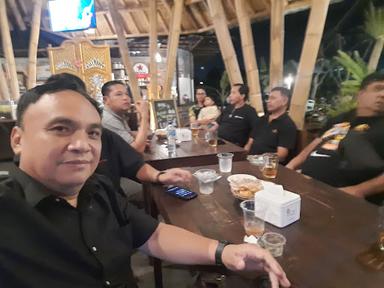 https://horego-prod-outlets-photos.s3.ap-southeast-3.amazonaws.com/horego.com/kediri/restaurant/warung-bamboo-kediri-tabanan/review/thumbnail/af1qipnpmbwvhoezstdo9skswwhiwllhiznjlbhwvjay.jpg