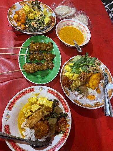 https://horego-prod-outlets-photos.s3.ap-southeast-3.amazonaws.com/horego.com/kedungkandang/restaurant/warung-aroda/review/thumbnail/af1qipm1twk63djsccuw8uzphy83pl8bojhgafrkqe1r.jpg