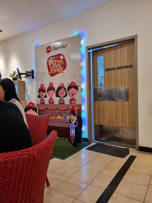 Pizza Hut Restoran review