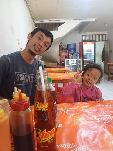 https://horego-prod-outlets-photos.s3.ap-southeast-3.amazonaws.com/horego.com/kelapa-dua/restaurant/bakso-wong-ndeso-kas-wonogiri/review/thumbnail/AF1QipOyjTscWzvsiKeixCmsntlmWcmWur9P09ps0NbK.jpg