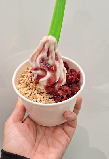 https://horego-prod-outlets-photos.s3.ap-southeast-3.amazonaws.com/horego.com/kelapa-dua/restaurant/llaollao/review/thumbnail/af1qipp_ktytw3a40ddgobshy4icykq8gt_e3gyzpuk-.jpg