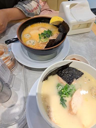 https://horego-prod-outlets-photos.s3.ap-southeast-3.amazonaws.com/horego.com/kelapa-dua/restaurant/seirock-ya-ramen-supermal-karawaci/review/thumbnail/af1qipmdmutqwhdm1fwulejrsibphzktz2mczkuy_dcb.jpg