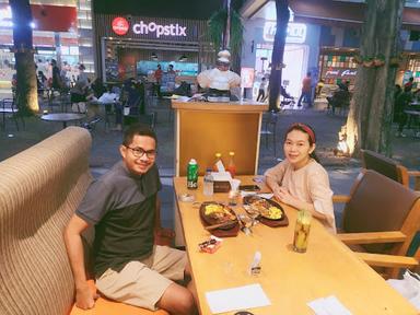 https://horego-prod-outlets-photos.s3.ap-southeast-3.amazonaws.com/horego.com/kelapa-dua/restaurant/steak-21-summarecon-mall-serpong/review/thumbnail/af1qipp0x22upwu1hbwy64z0stwjymbenfu1xx-uiio.jpg