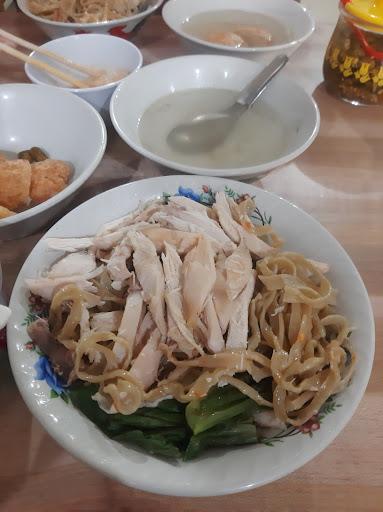 https://horego-prod-outlets-photos.s3.ap-southeast-3.amazonaws.com/horego.com/kelapa-gading/restaurant/bakmie-afoeng/review/thumbnail/af1qipo_zzxelwfte6lr2hrypgopsckjd74vo-jeqivb.jpg