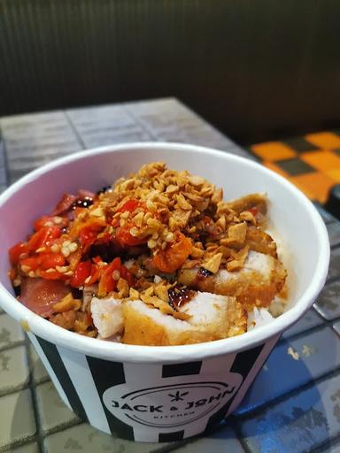 https://horego-prod-outlets-photos.s3.ap-southeast-3.amazonaws.com/horego.com/kelapa-gading/restaurant/jack-john-kitchen-roast-pork-babi-kriuk-mkg3/review/thumbnail/af1qippkqtq4l_8ujhtds-f75tafg9nfxauv5oc-wgsz.jpg