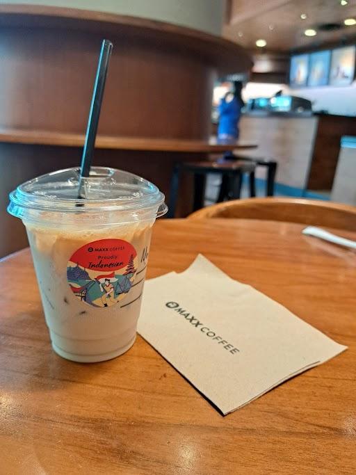 Maxx Coffee - Lippo Mall Puri review