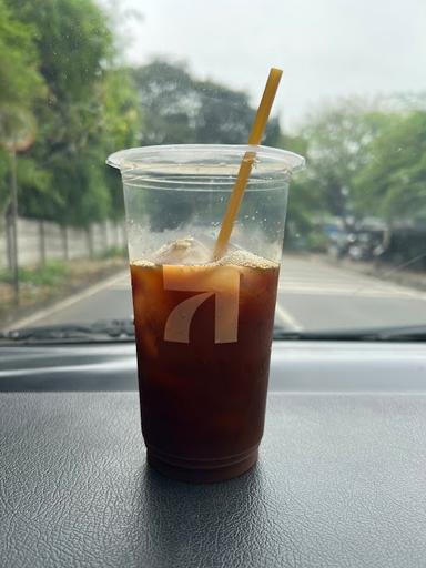 https://horego-prod-outlets-photos.s3.ap-southeast-3.amazonaws.com/horego.com/kembangan/coffee-shop/arah-coffee-puri-kembangan/review/thumbnail/af1qipnbzbgh-rsvywuwphrymnqcz2hzeq83ex6a7l3e.jpg