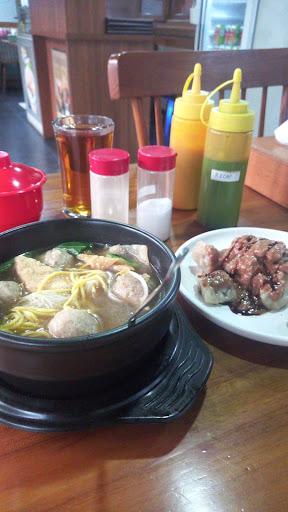 https://horego-prod-outlets-photos.s3.ap-southeast-3.amazonaws.com/horego.com/kembangan/restaurant/bakso-theresia-intercon/review/thumbnail/af1qipmlpatwtacjonr9ogrmm9enahejhcic7xfarzno.jpg