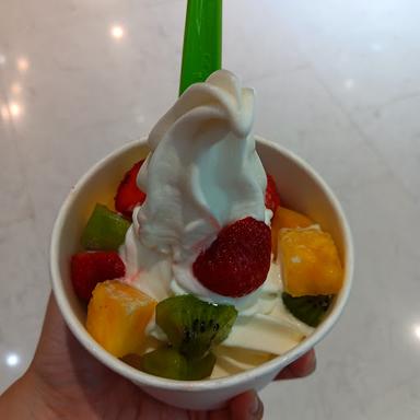 https://horego-prod-outlets-photos.s3.ap-southeast-3.amazonaws.com/horego.com/kembangan/restaurant/llaollao-lippo-mall-puri/review/thumbnail/af1qipmuhe4wg2qle8g1c9djy-08ue3ihdffulyuxzfp.jpg