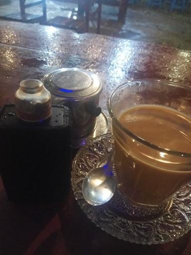 https://horego-prod-outlets-photos.s3.ap-southeast-3.amazonaws.com/horego.com/kemuning/cafe/way-hitam-coffe-r-sukamto/review/thumbnail/af1qipns9iwurzgmyag7g6cbqkhdnyzo6m_kgbzbncnw.jpg