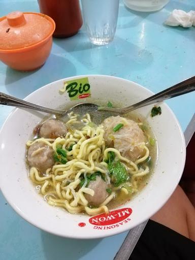 https://horego-prod-outlets-photos.s3.ap-southeast-3.amazonaws.com/horego.com/kemuning/restaurant/bakso-sidomoro/review/thumbnail/af1qipm1wzfhqgleh1gfkzbvs_pkfg_6iz5uesv7cs4o.jpg