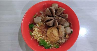 https://horego-prod-outlets-photos.s3.ap-southeast-3.amazonaws.com/horego.com/kemuning/restaurant/bakso-tole/review/thumbnail/af1qippl2frnpkfzmyzewptxhmhwgsxl74po5yvwid6x.jpg