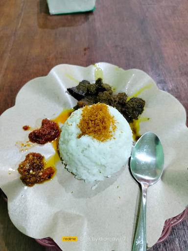 https://horego-prod-outlets-photos.s3.ap-southeast-3.amazonaws.com/horego.com/kepanjen/restaurant/sego-meduro-bang-sad-kepanjen/review/thumbnail/af1qipn-dir7hm9g1bgj6i2xymufjnhqohkw2i6g-ljw.jpg